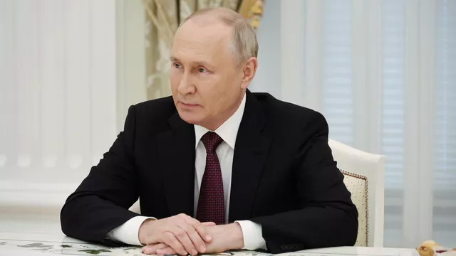 Путин поздравил россиян с Днем знаний.